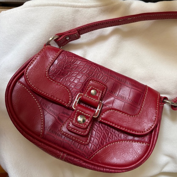 Tommy Hilfiger red crocodile mini hobo handbag - Picture 1 of 6